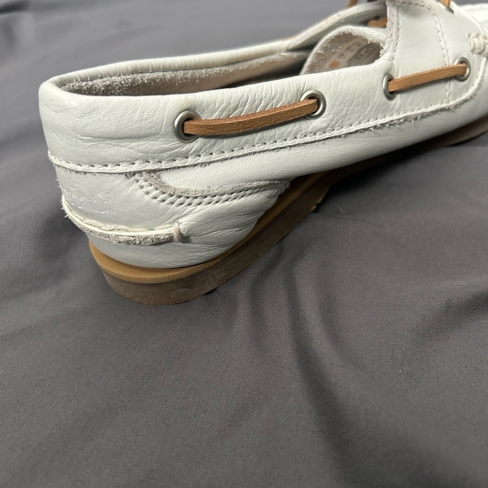 Timberland Classic Womens Boat Shoe White Tan laces size 7 Leather Flats Slip on - Picture 7 of 10